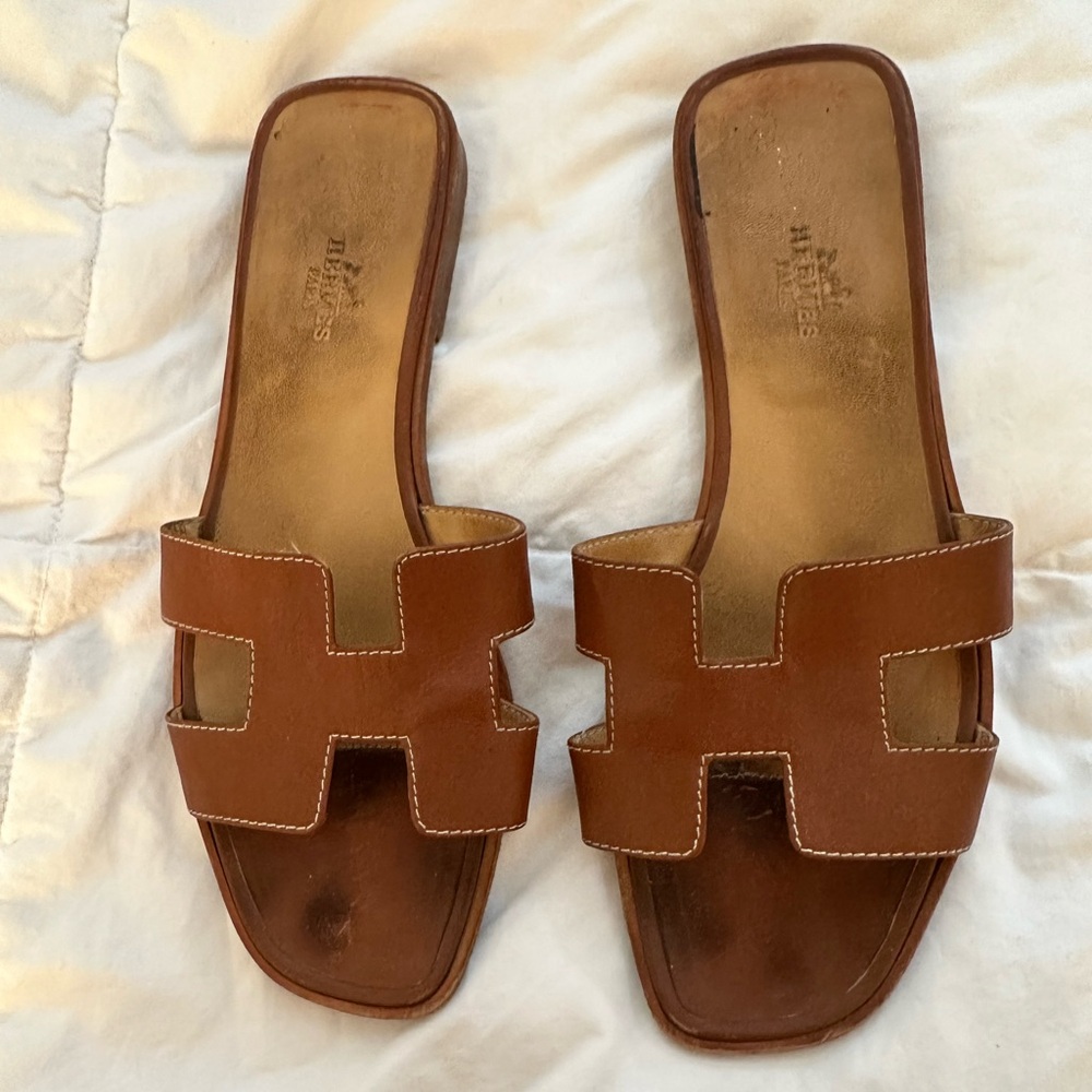 SOLD! 💥 HERMES ORAN SANDALS. 8.5 / 38.5 Gold Brown
